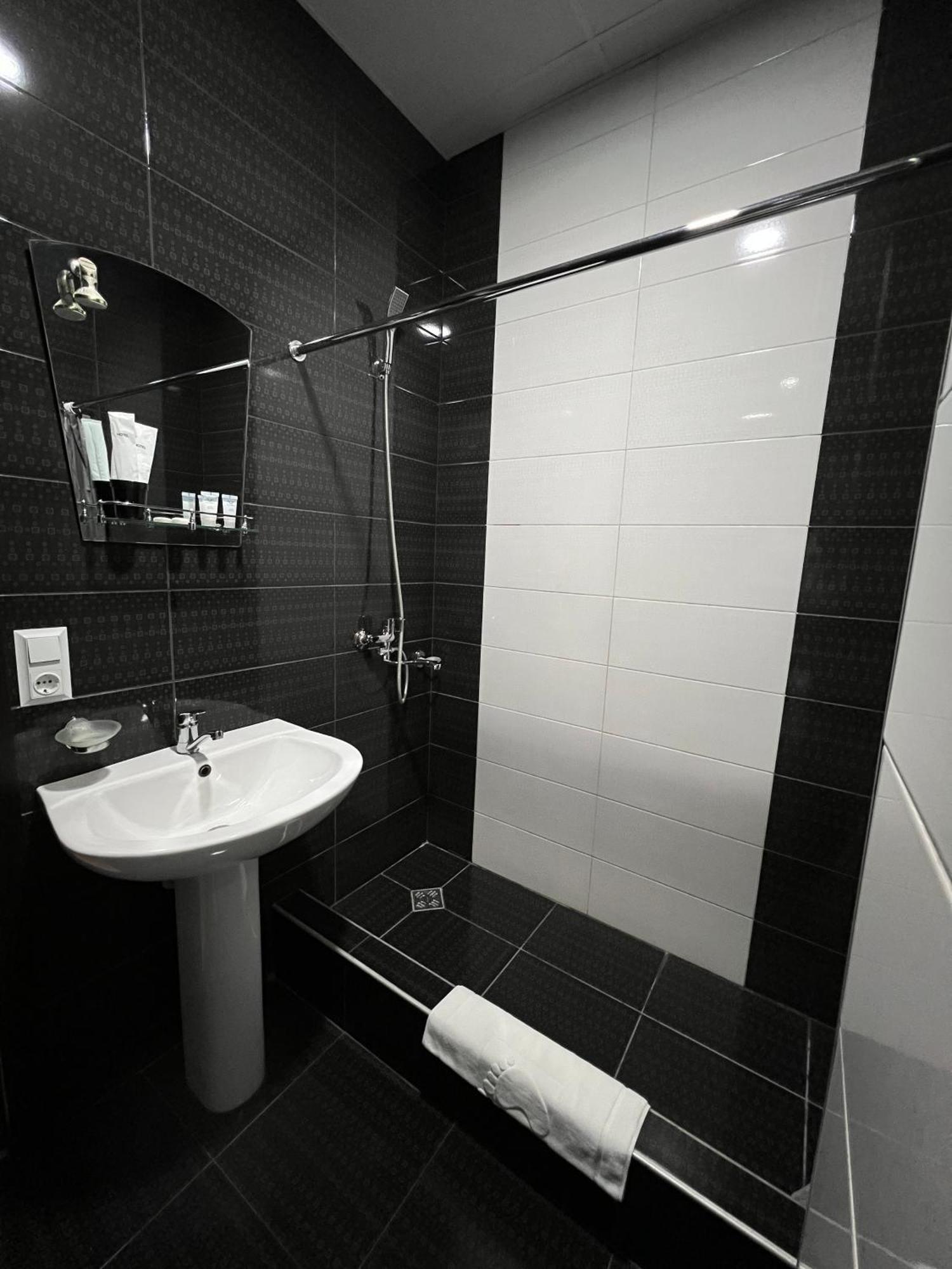 - Granada - Boutique Hotel - Tbilisi - Luaran gambar